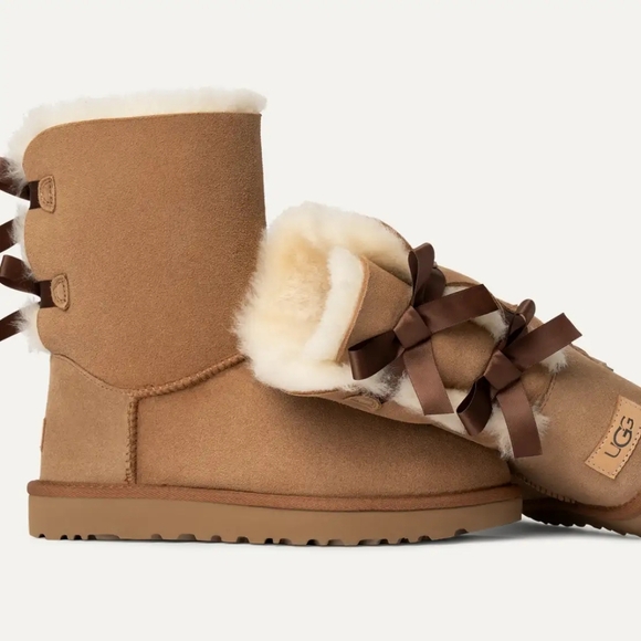 UGG Australia Bailey Bow Chestnut Brown Fur Warm Winter Boots Women Size 9